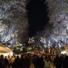 Una vista de la Rambla de Barcelona amb els llums de Nadal engegats, difosa el 23 de novembre del 2017