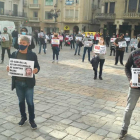 Protesta a la plaça Mercadal per part dels treballadros de la brossa.