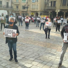 Protesta en la plaza Mercadal por parte de los trabajadores de la basura.