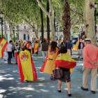 Un centenar de persones s'han manifestat aquest dissabte a la cèntrica Plaza Nueva de Sevilla, a les portes de l'Ajuntament de la capital andalusa