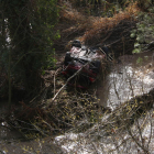 Pla obert del vehicle submergit al riu Montsant, al terme municipal de Cabacés.