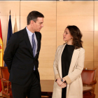 Imagen de archivo de un encuentro entre el líder del PSOE, Pedro Sánchez, y la de Cs, Inés Arrimadas.