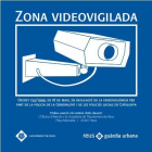 Imatge del cartell que indicarà la zona videovigilada.