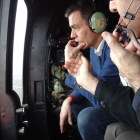 Pedro Sánchez observante los desperfectos ocasionados por el temporal desde un helicóptero.