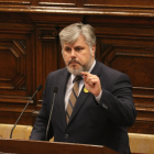 El presidente de JxCat, Albert Batet, durante su intervención en el pleno del Parlament..