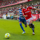 Pol Prats, durant una acció en el partit disputat contra el Llagostera al Nou Estadi la 2019-20.