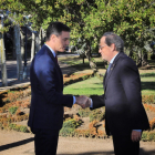 El president Pedro Sánchez, i el president de la Generalitat, Quim Torra, als jardins de la Moncloa