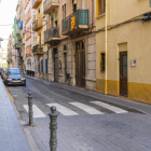 La calle Sant Pere, vía en que el consistorio quiere mejorar la movilidad de los vecinos.