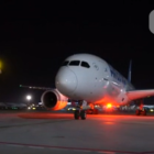 Imagen de la llegada del avión con material sanitario a Barajas