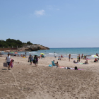 Pla general dels usuaris de la platja de l'Arrabassada de Tarragona en el primer dissabte de la fase 2 del pla de desescalada