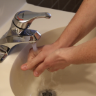 Hauríem de tardar entre 20 i 30 segons en rentar-nos bé les mans.