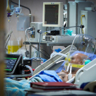 Imagen de archivo de un enfermo afectado por la Covid-19 en un hospital italiano.