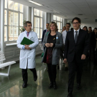 El ministro de Sanidad, Salvador Illa, y la consejera|consellera de Salud, Alba Vergés, llegando al salón de actos del Clínic.
