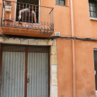 El piso es el número 20 de la calle Alt del Carme, un lugar donde todavía hay más ocupaciones.