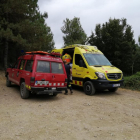 Imagen de una unidad de Bombers y una ambulancia en las pozas de la Febró.