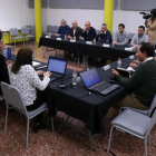 Plano general de la reunión de los representantes de la Mesa de Consenso por el delta del Ebro.