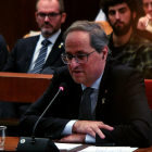 Quim Torra, respondiendo a las preguntas de su abogado durante el juicio en el TSJC por desobediencia, en una imagen de archivo.