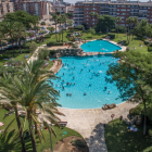 Imagen aérea de las piscinas municipales del parque de los Capellans de Reus.