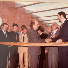 Inglés, a la dreta de la imatge, amb Jordi Pujol en la inauguració del pavelló de Campclar.