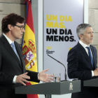 El ministre de Sanitat, Salvador Illa, i el ministre de l'Interior, Fernando Grande-Marlaska, en roda de premsa a Moncloa.