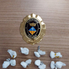 La Policía Local confiscó varias monodosis de droga.