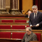 El líder de JxCat en el Parlament, Albert Batet, interviniendo en el pleno del 24 de abril de 2020.