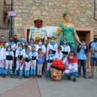 El Baile de bastons de Capafonts en la plaza Major de la Febró, este pasado sábado.