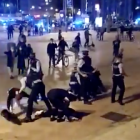 Captura de vídeo de los Mossos actuando contra los manifestantes.