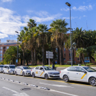 Parada de taxi situada en la proximidad de la estación de ferrocarril de Tarragona.