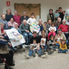 Imagen de archivo de los niños con los abuelos de la residencia que forman parte del Projecte Horitzó.