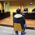De espaldas, el vecino de Puigcerdà que ha reconocido que abusó sexualmente de su sobrina.