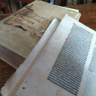 Uno de los incunables del Centre de Lectura imprimido el año 1476.