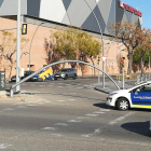 Imatge del semàfor que ha caigut a l'entrada de Tarragona.