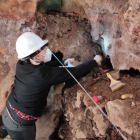 Excavación del testigo|testimonio estratigráfico de la Boca C de la Cueva de los Xaragalls durante la campaña 2021