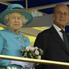 El príncipe Felipe junto a la la reina Isabel II en una visita a Toronto