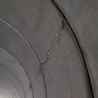 Imagen de los desperfectos en lo haces túnel que se tienen que reparar.