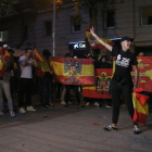 Manifestación de fascistas en la plaza Artós antes de producirse el agressó