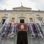 Quatre lones amb les imatges de quatre pilars de les  lones amb les colles castelleres fotografia de Santa Tecla 2020