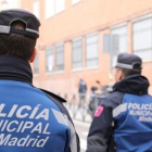 Dos agentes de la Policia Municipal de Madrid.