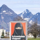 Un cartell de la iniciativa «Sí a la prohibició del burka» a Oberdorf, en el cantó de Nidwalden.