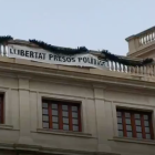 Cs reclama a la Junta Electoral la retirada de la pancarta de la façana de l'Ajuntament de Reus