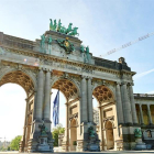 Bruselas ha engalanado varios monumentos para|por la cumbre de la OTAN.