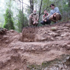 Arqueòlegs de l'ICAC a les excavacions arqueològiques fetes a l'aqüeducte del Gaià, a Puigpelat (Alt Camp).