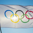 Imagen de una bandera con el anillos que simolitzen las olipíades.