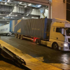 Es tracta d'una operativa logística que permet moure fins a 250 camions de mercaderies en un vaixell.