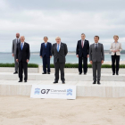 Els líders del G7 Justin Trudeau, Joe Biden, Yoshihide Suga, Boris Johnson, Mario Draghi, Emmanuel Macron i Angela Merkel amb Ursula von der Leyen i Charles Michel, a Carbis Bay, Regne Unit.