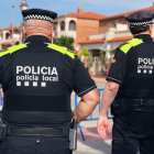 Dos agents de la Policia Local de Roda de Berà.