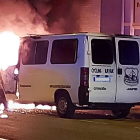 Imagen de la furgoneta mientras quemaba.