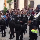 Imagen de las cargas policiales en Aiguaviva el 1-O.