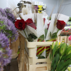 Rosas preparadas por Sant Jordi en una parada de Mercabarna-flor.